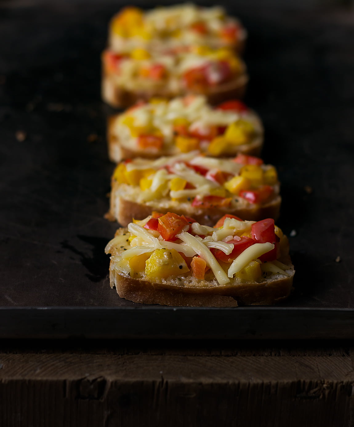 A close-up shot of crispy edges on Garlic Chilli Cheese Toast