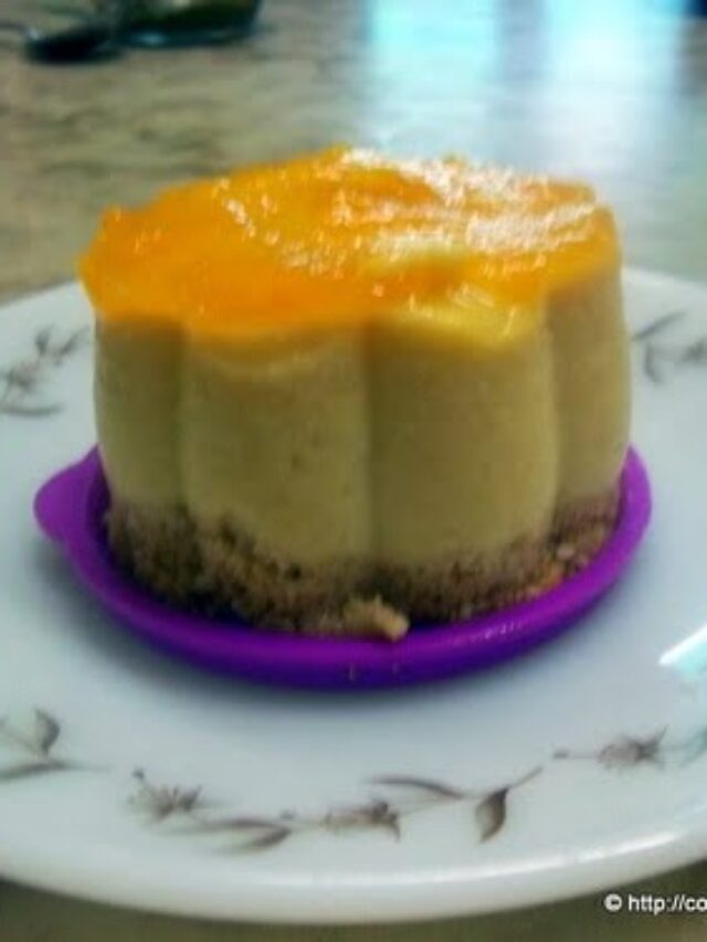 No-bake mango cheesecake topped with fresh mango jam