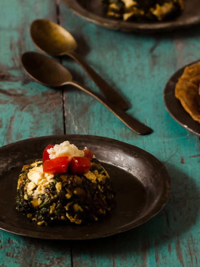Freshly prepared Palak Paneer Bhurji placed on a traditional plate