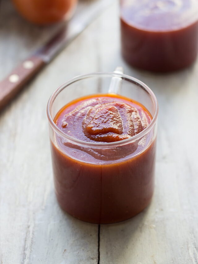 Storing homemade tomato sauce in airtight jar