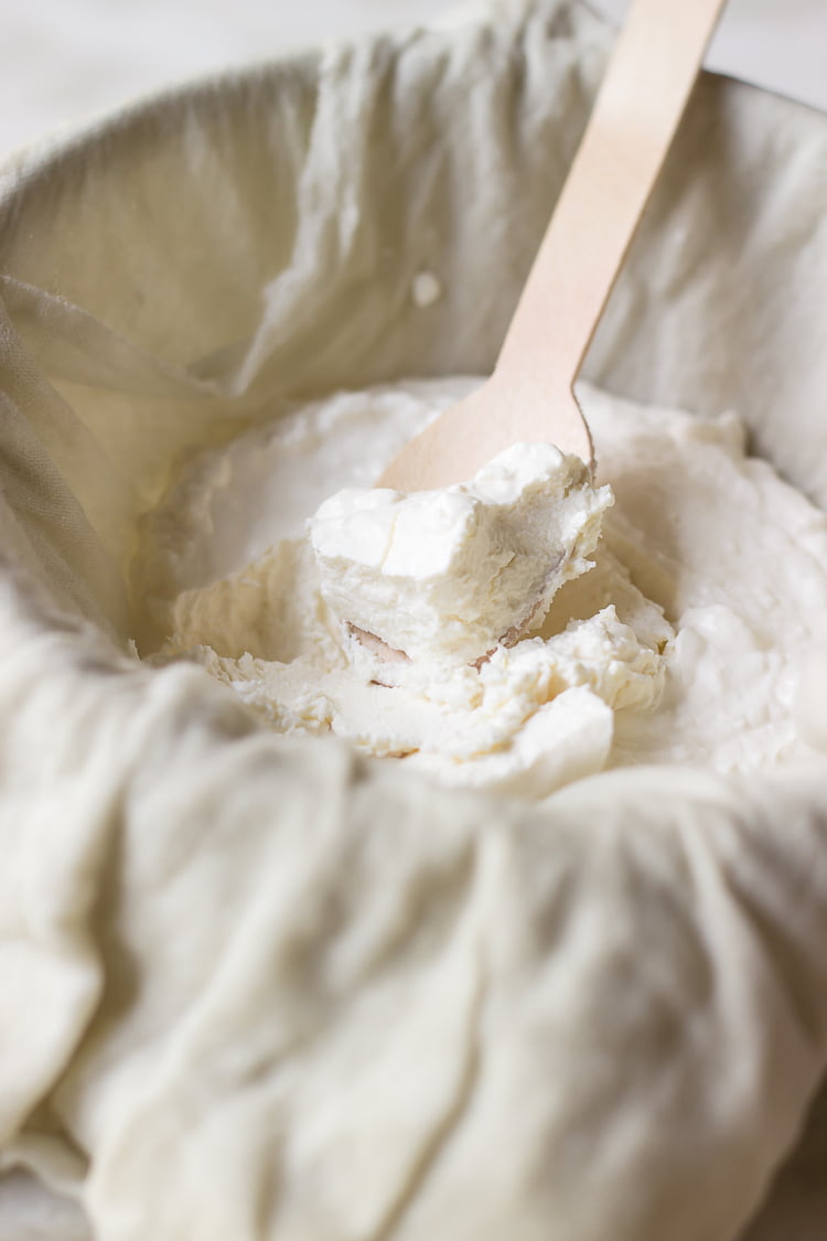 Step-by-step process of making mascarpone cheese at home