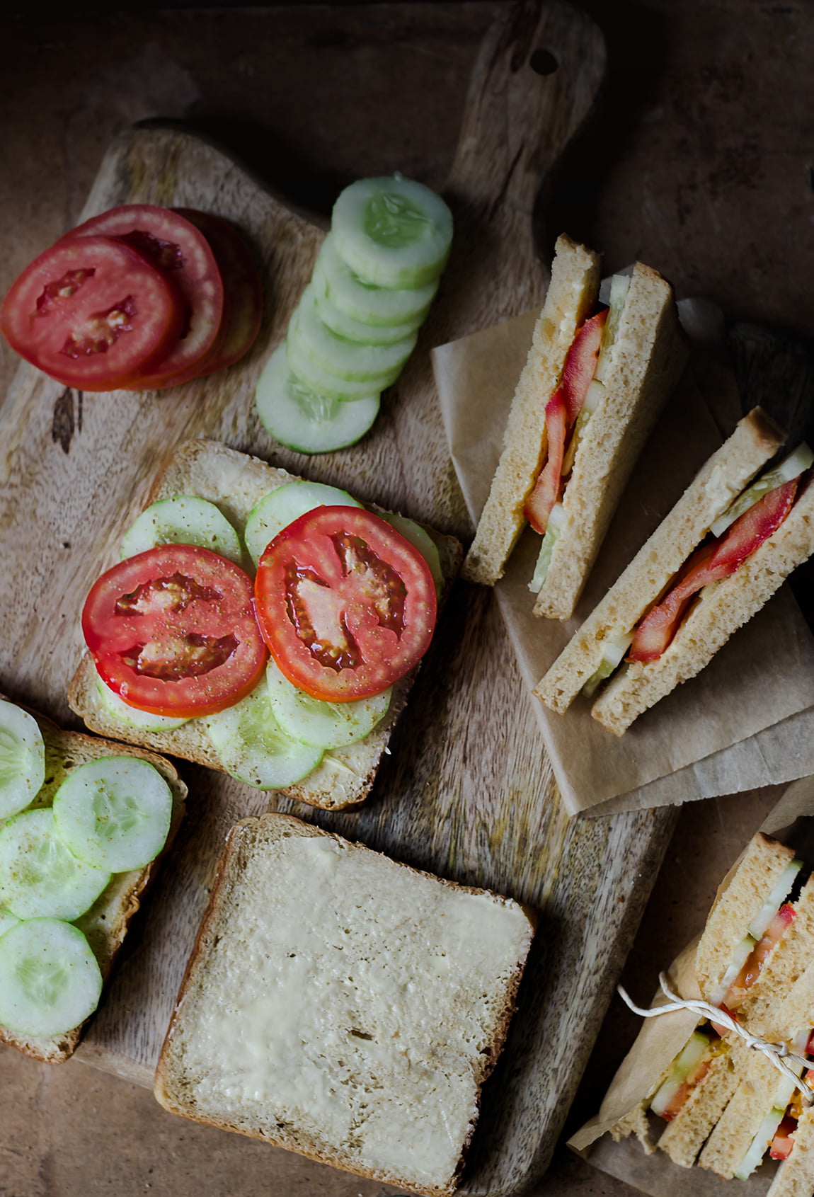 Making easy tomato cucumber sandwich at home