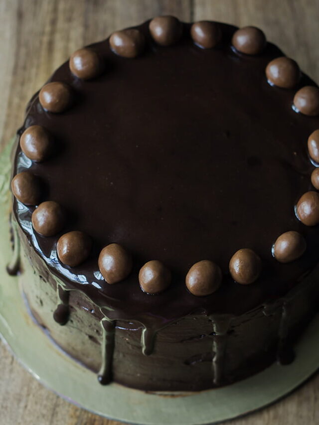 A freshly baked Old Fashioned Chocolate Cake served on a plate