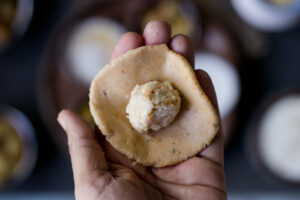 Kachori bedmi poori dal stuffing