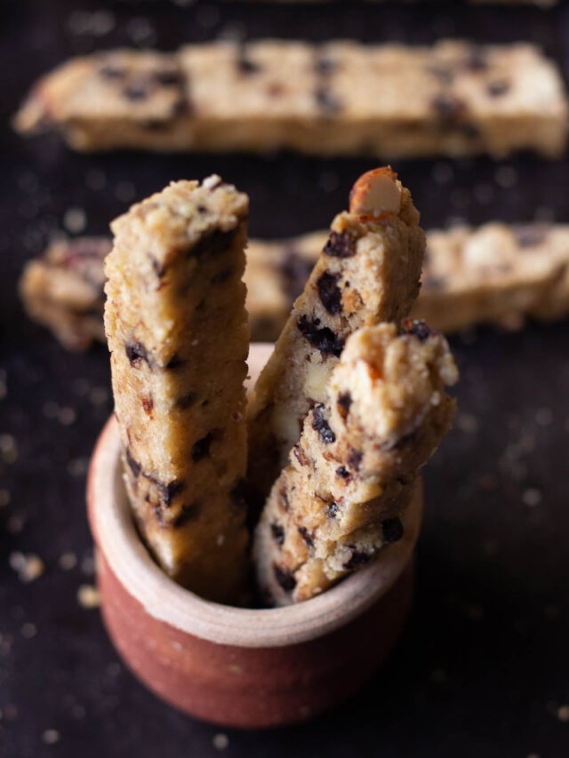 chocolate almond biscotti to snack on